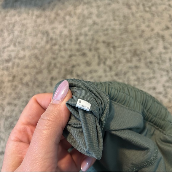 Lululemon Rosemary Green LII Hotty Hot 4” Lined Athletic Shorts Size 8 - Picture 4 of 7